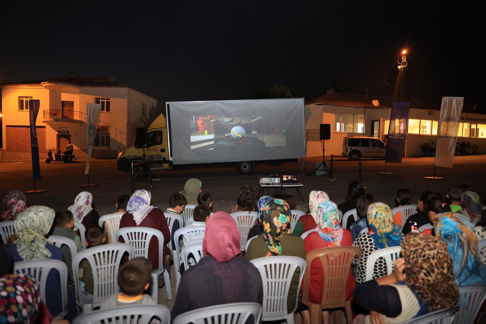 Talas'ta Açık Havada Sinema Keyfi: 'Püfür Püfür Sinema Akşamları' Başladı